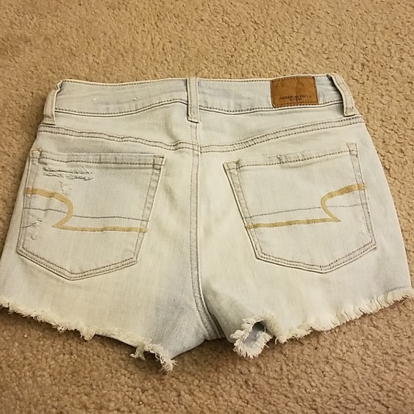Distressed AE shorts - Picture 3 of 5